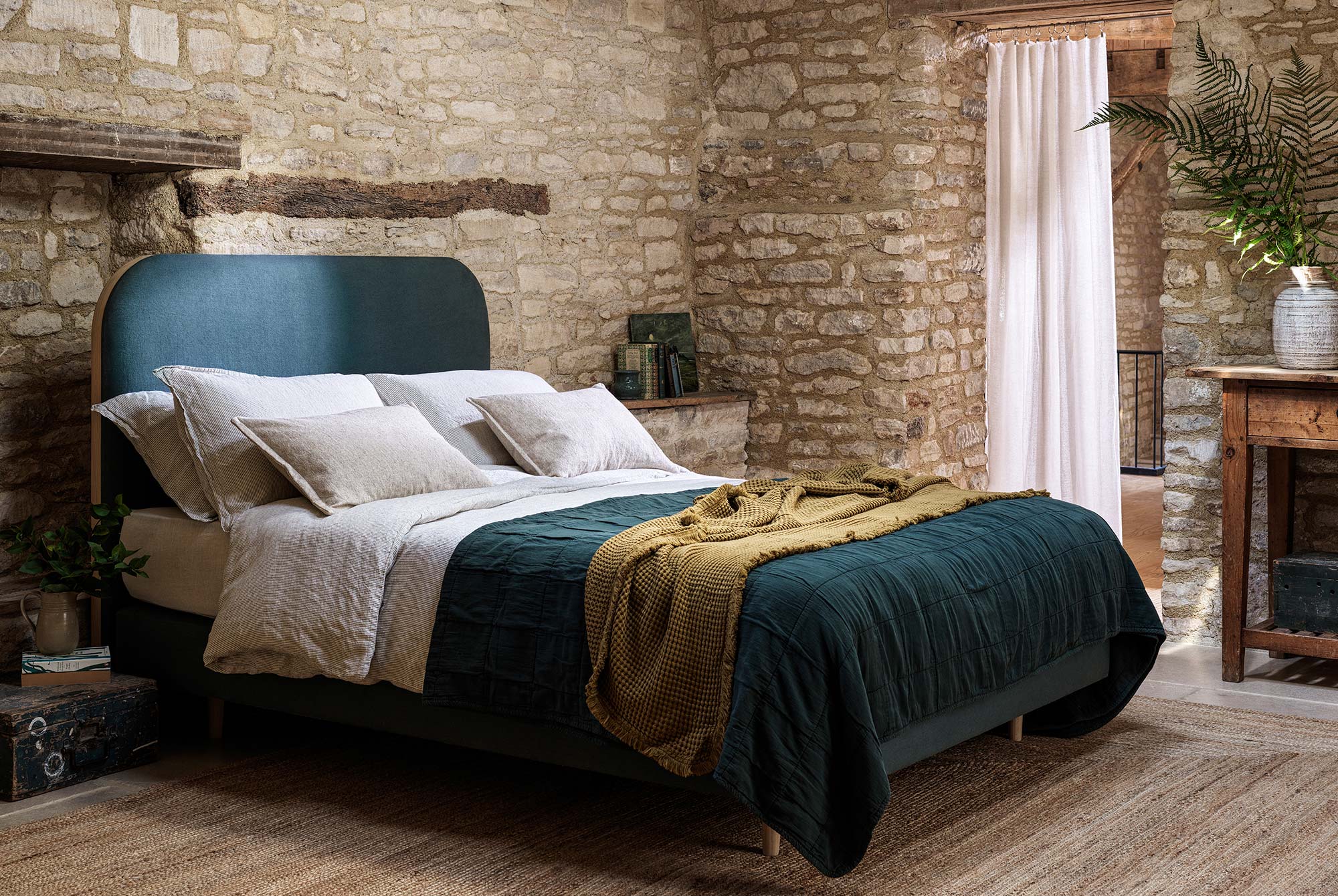 Heybrook Bed